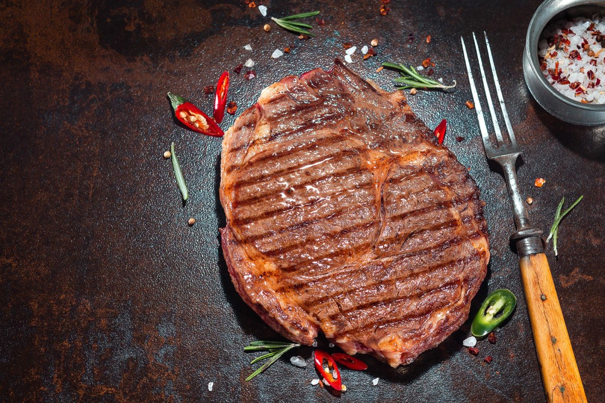 Стейк на гриле