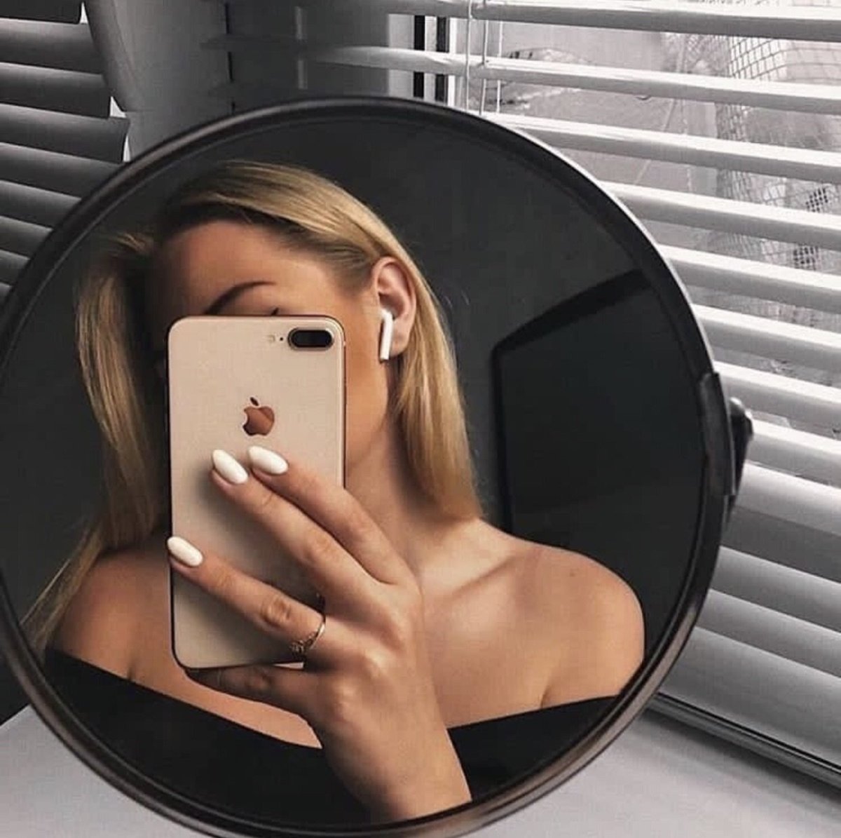 Лиза Миронова