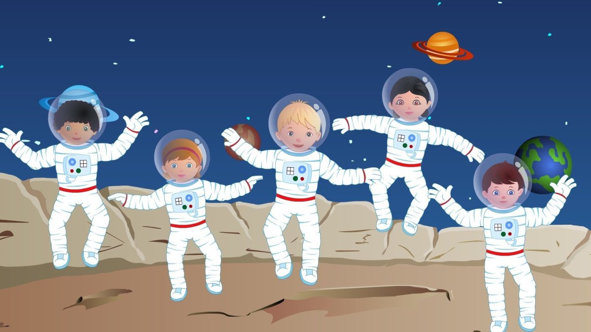 Космонавт из картона