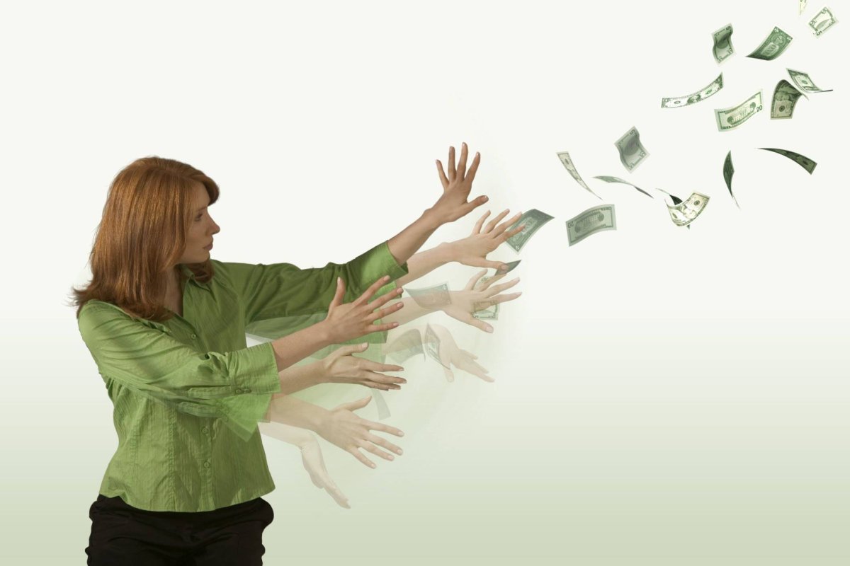 Тратить много денег