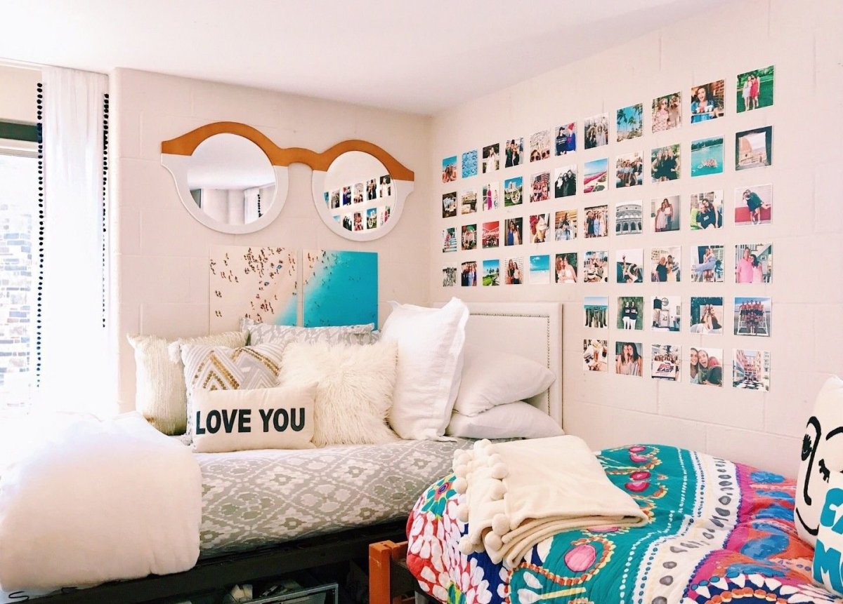 Декор стены в комнате подростка