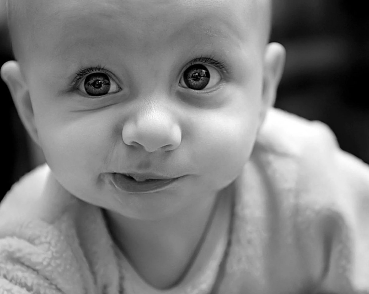 Малыш подмигивает