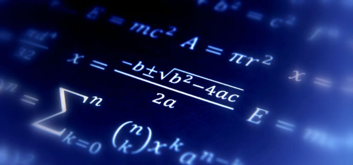 Зеленая доска с формулами