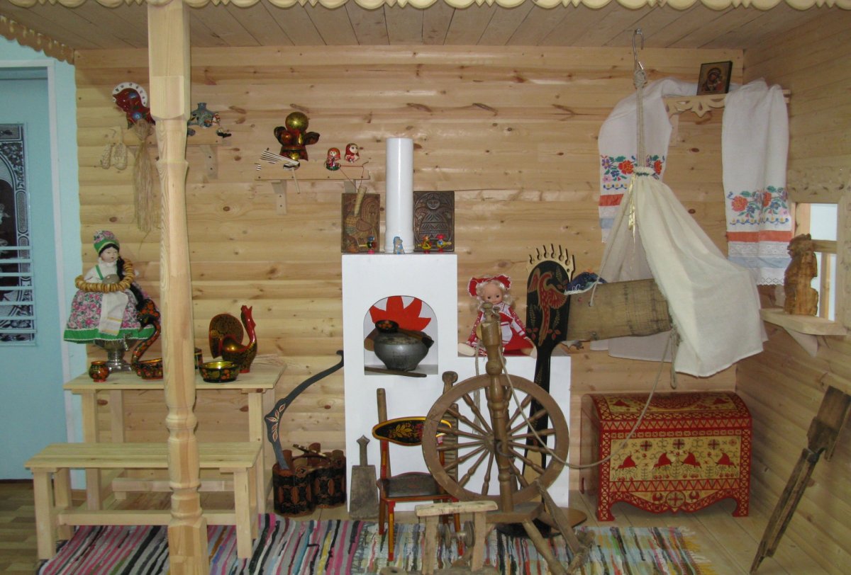 Экспонаты русской избы