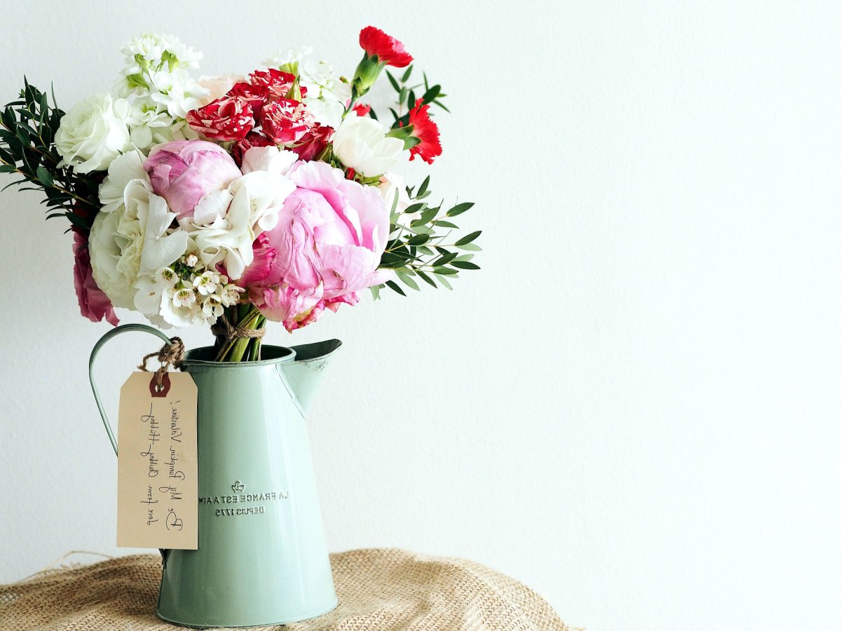 Минимализм в цветочных композициях