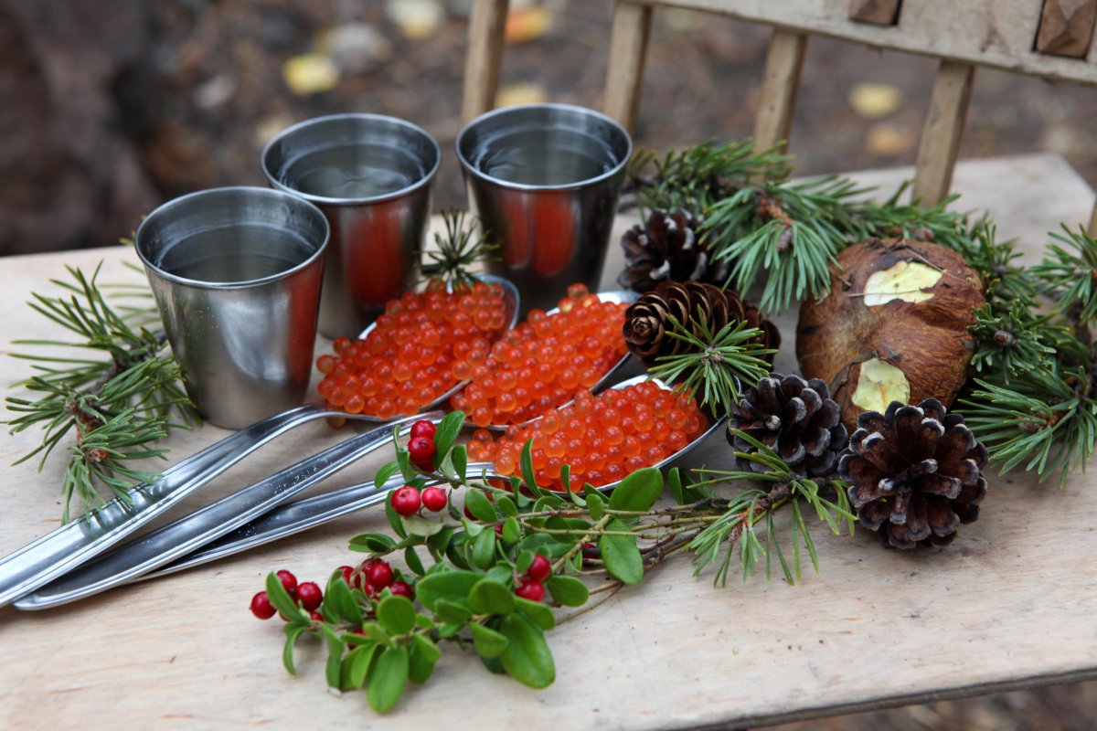 Новогодний натюрморт с икрой