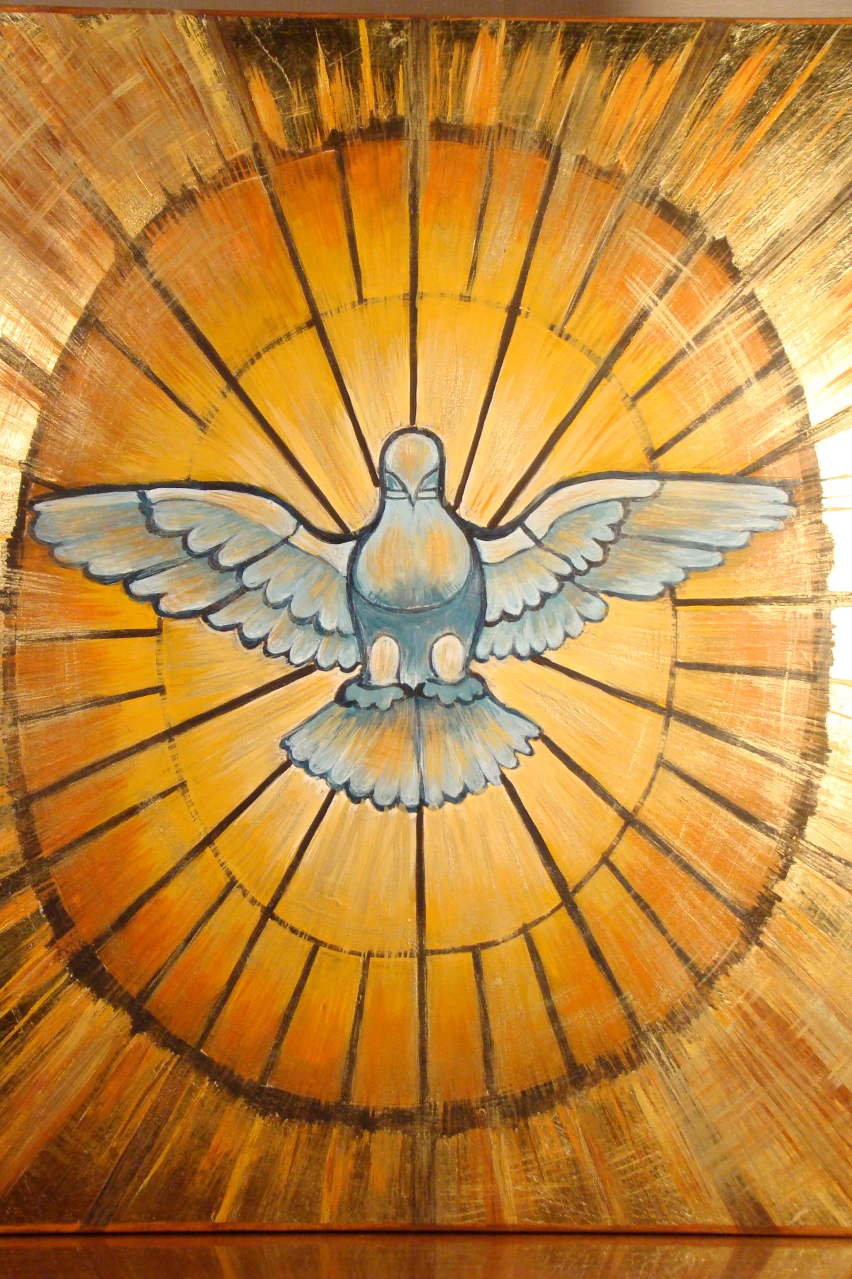 Святой дух из дерева