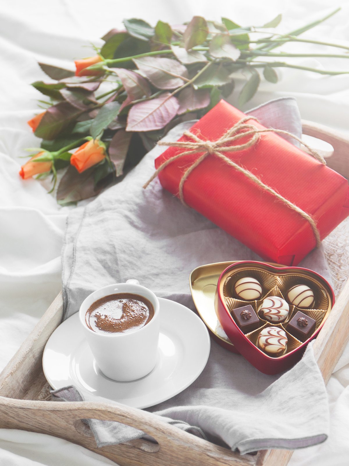 Чай с конфетами