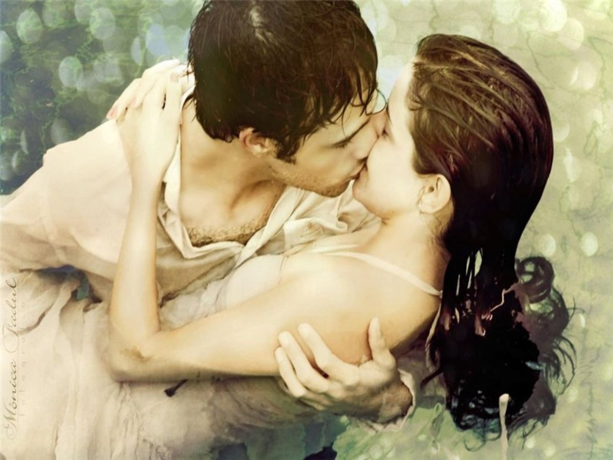 Романтический поцелуй