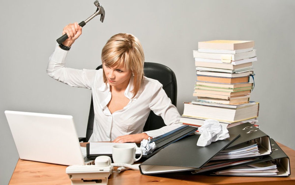 Женщина много работы