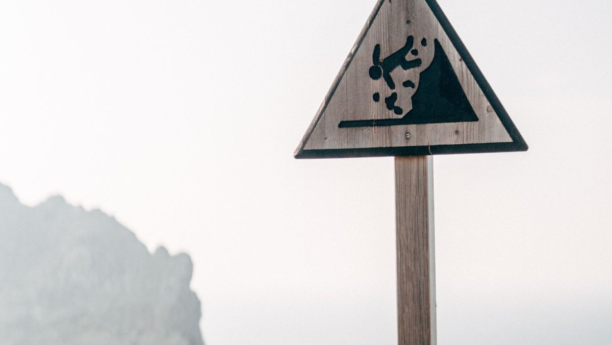 Обои с предупреждением