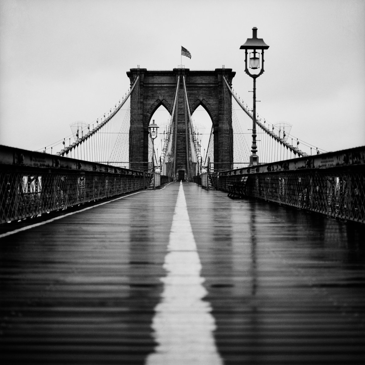 Мост черно белый