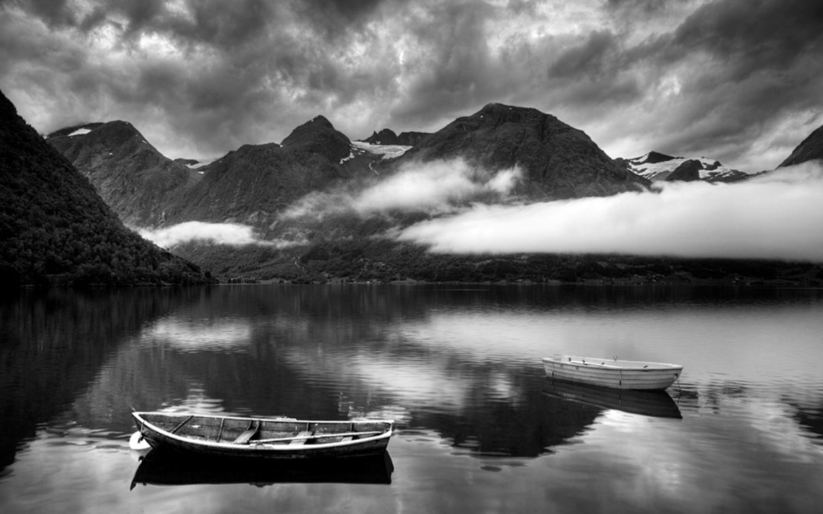 Черно белый пейзаж