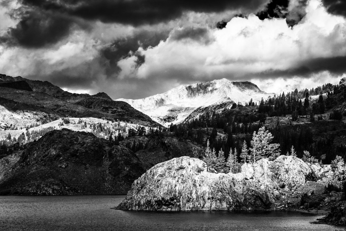 Черно белый пейзаж