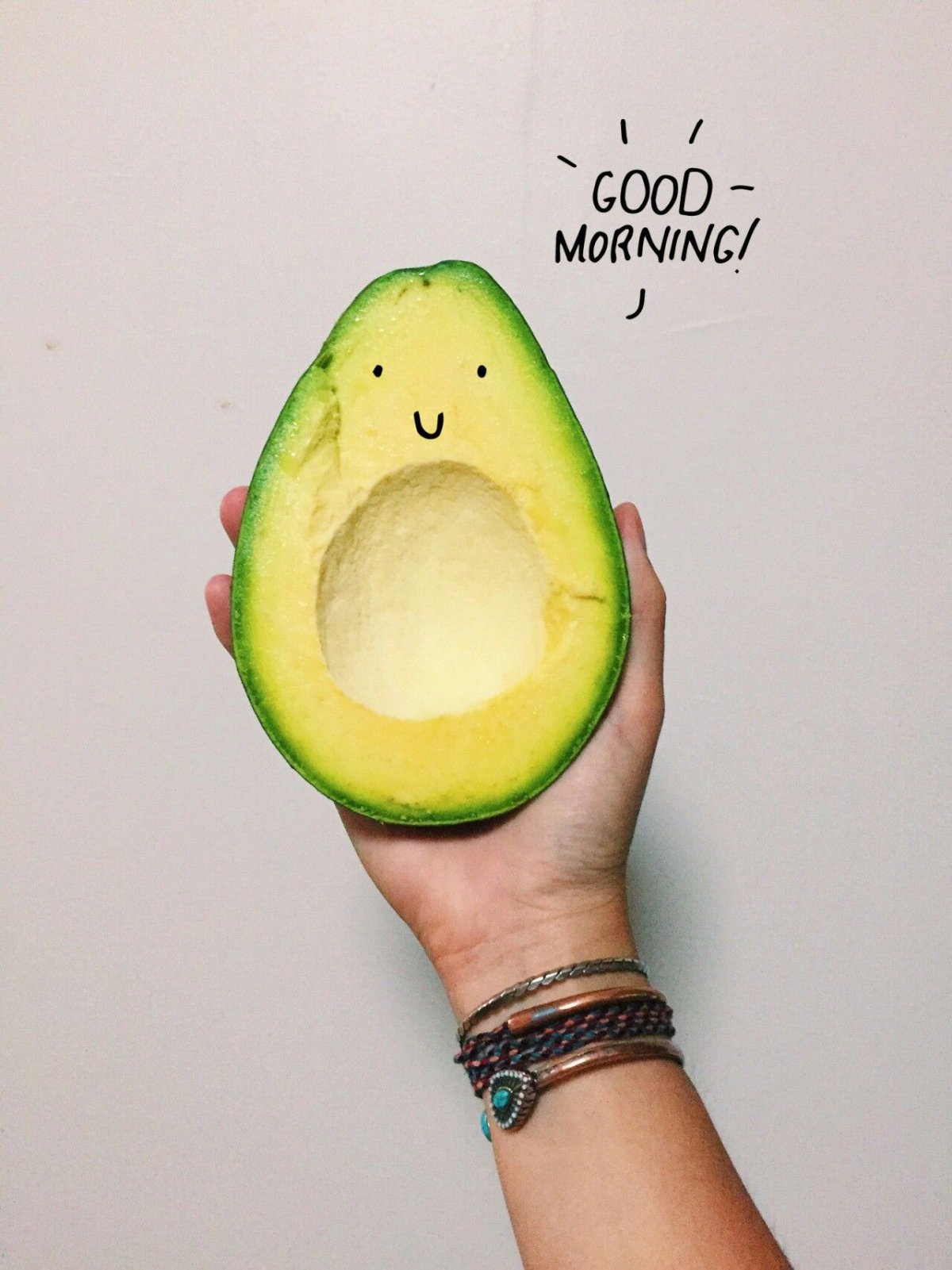 Розовое авокадо