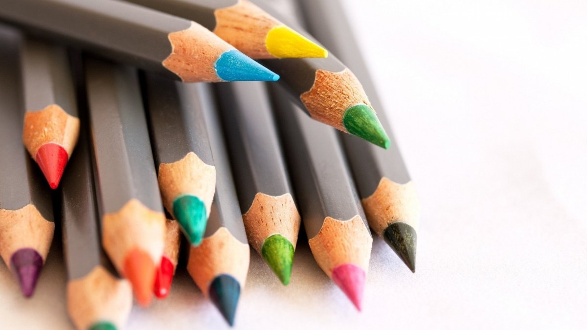 Краски кисти карандаши