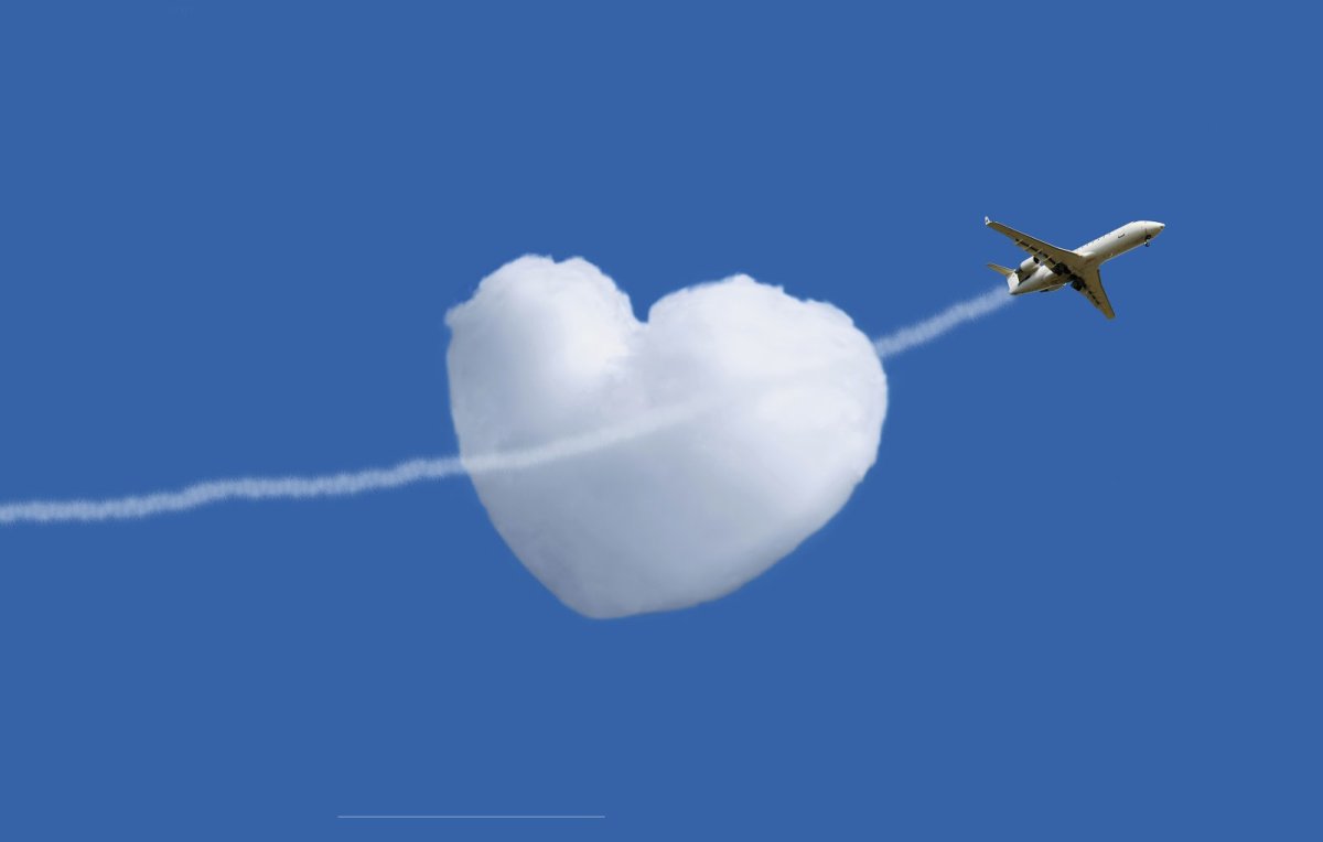 Самолет и аэропорт