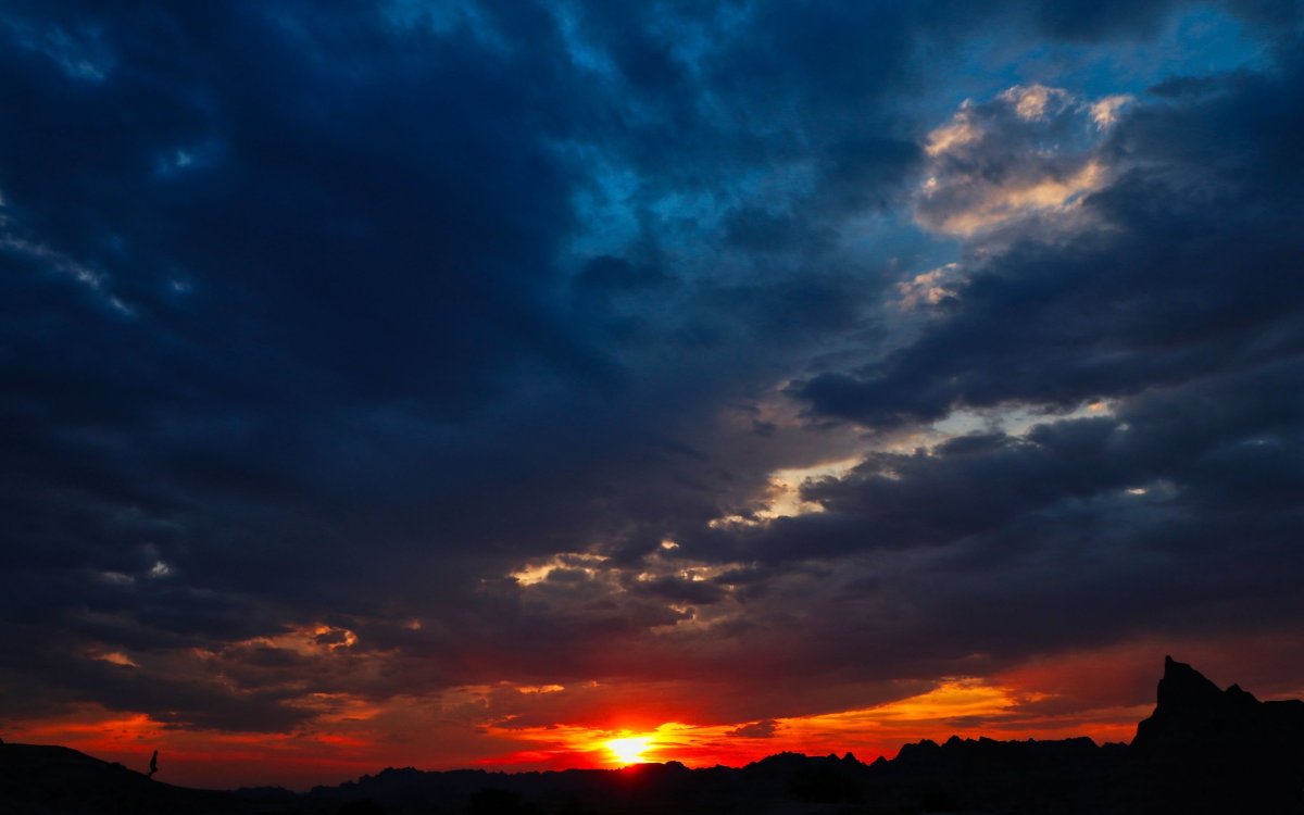 Красивое темное небо