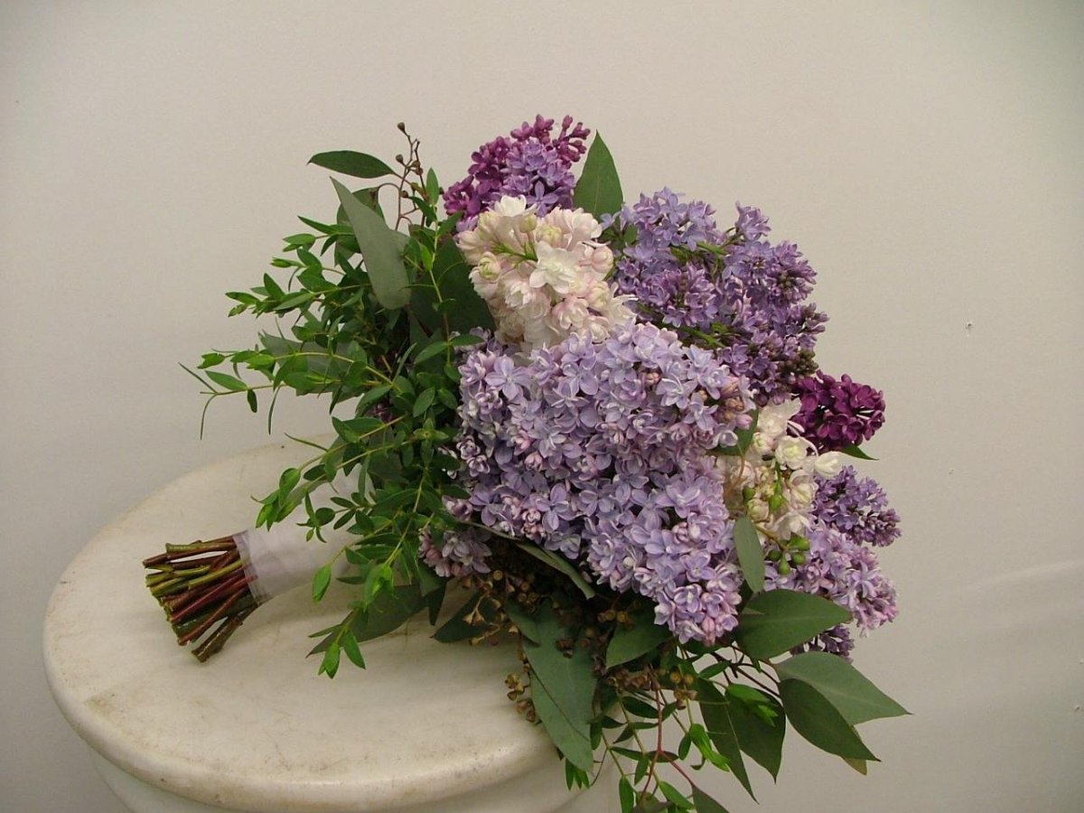Свадебный букет с сиренью