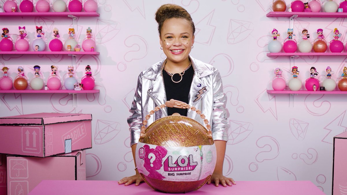 Большой золотой шар ЛОЛ 50 сюрпризов