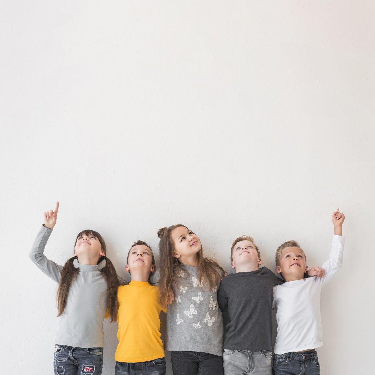 Толпа детей