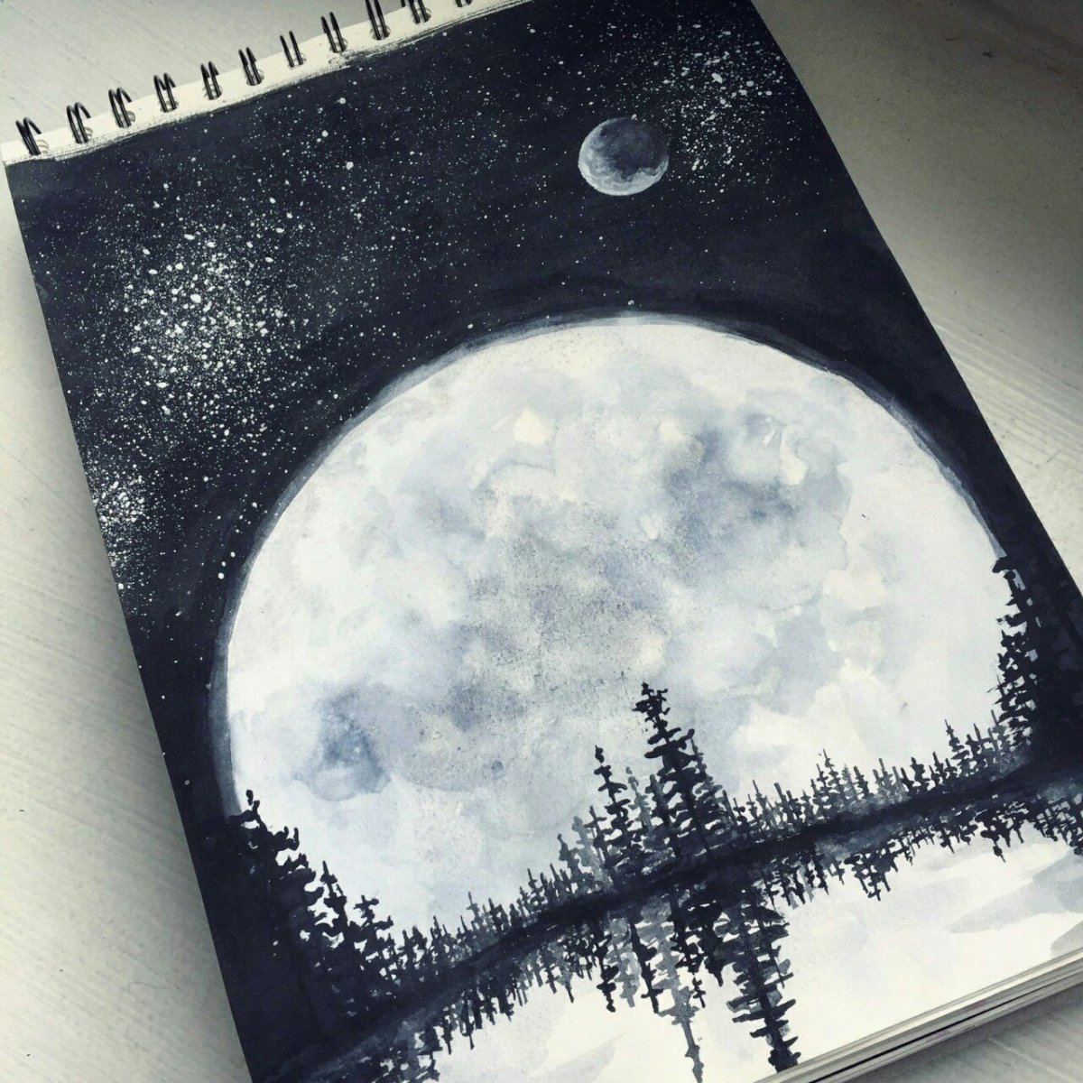Луна акварелью