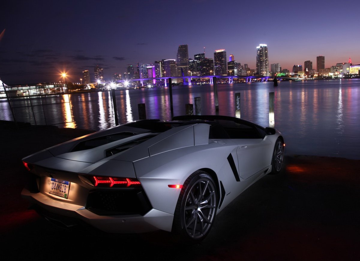Lamborghini Aventador lp700-4 желтый