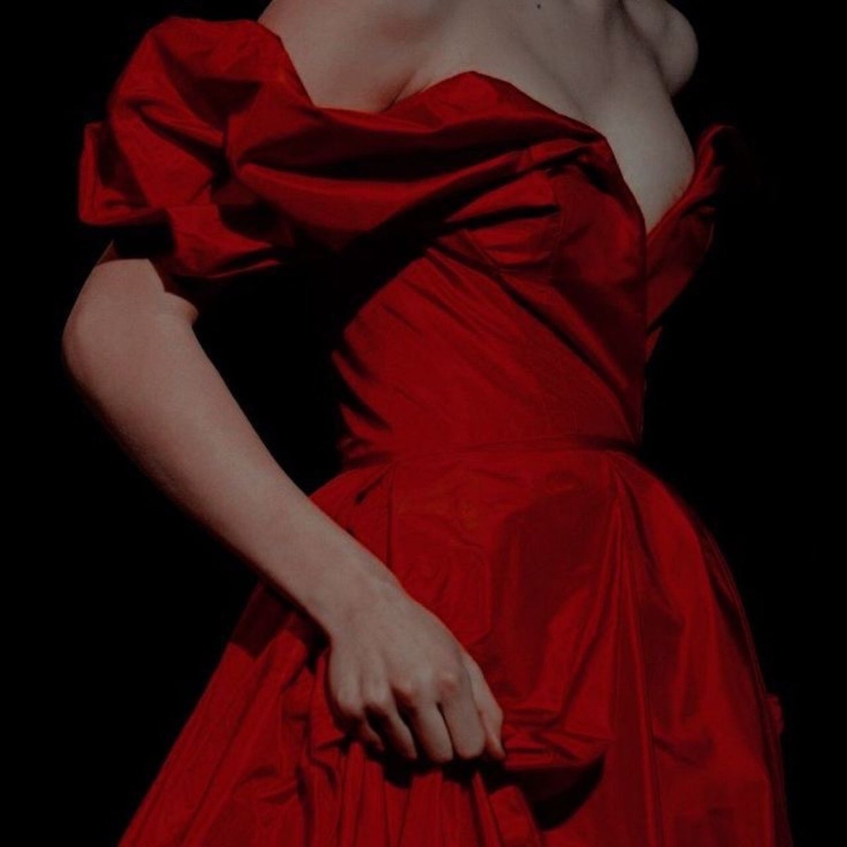 Эстетика красного девушка