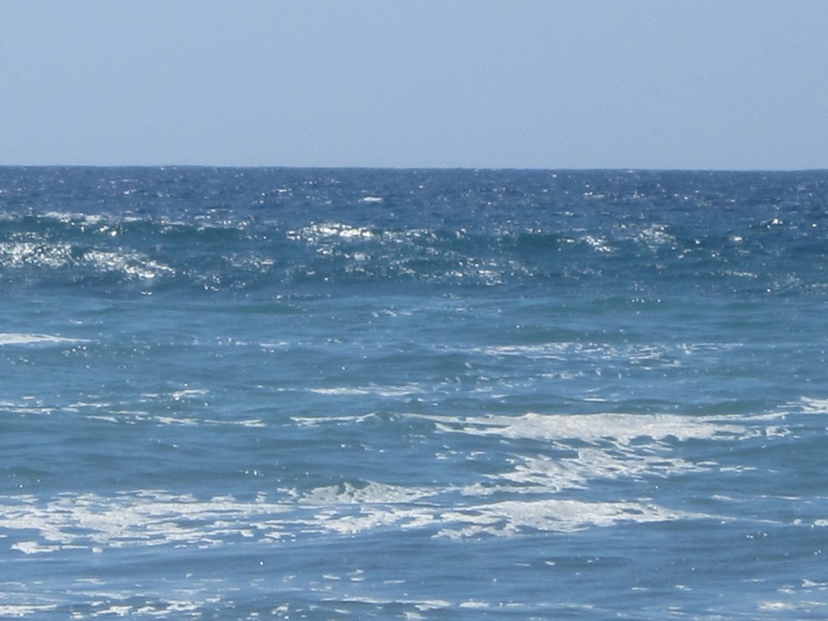 Голубое море