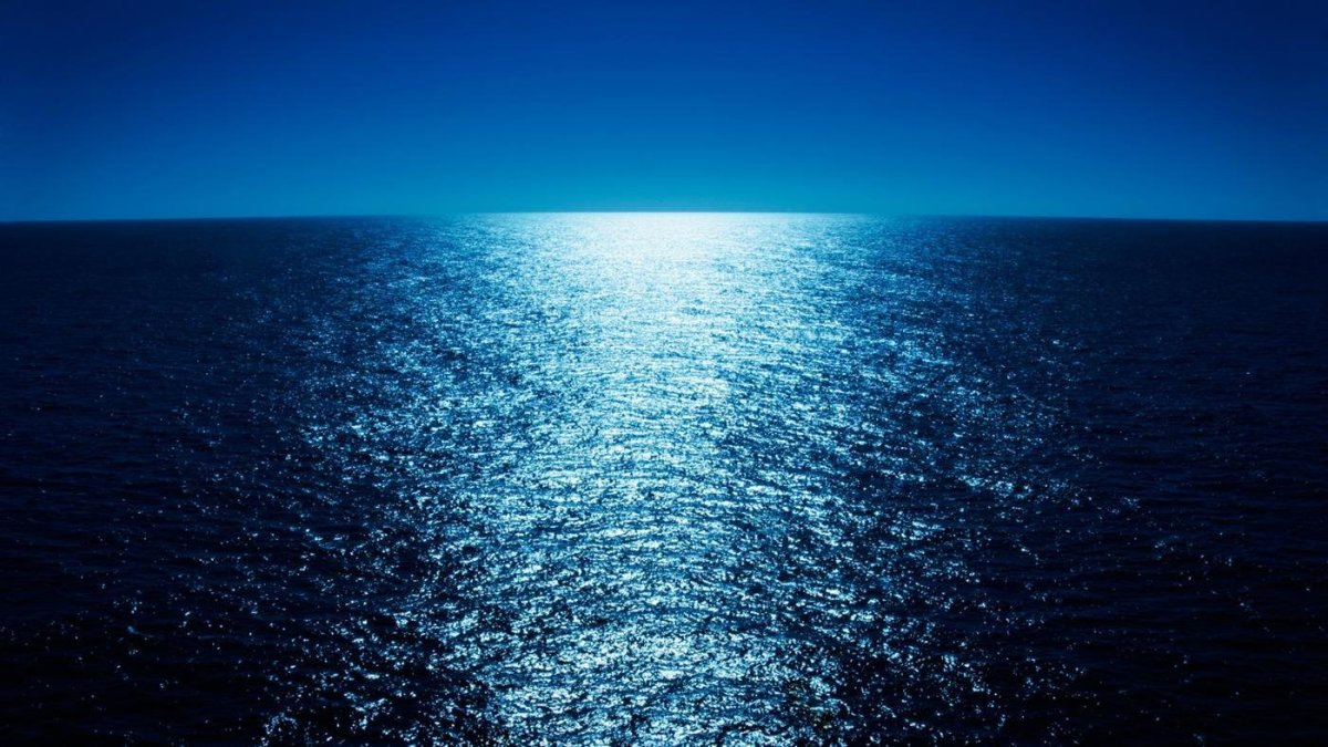 Ночь в море