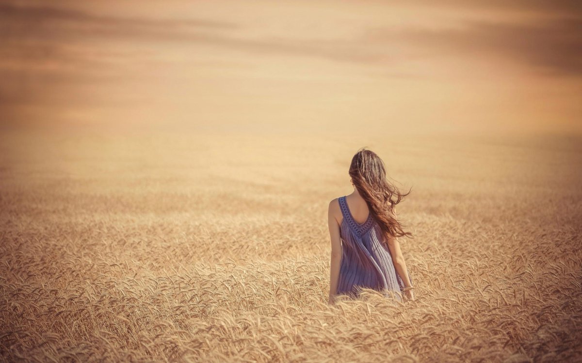 Женщина со спины