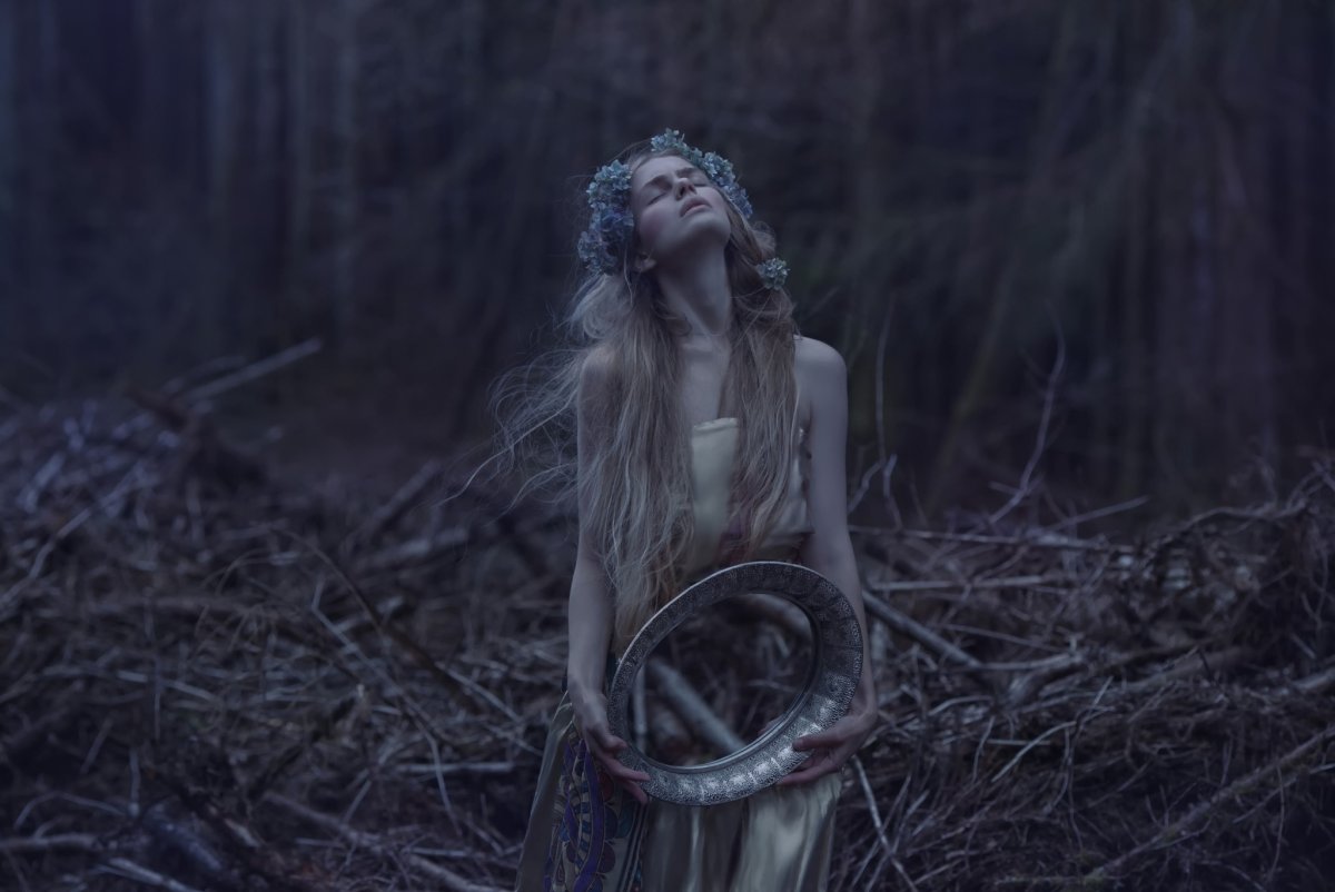 Agnieszka Lorek в черном