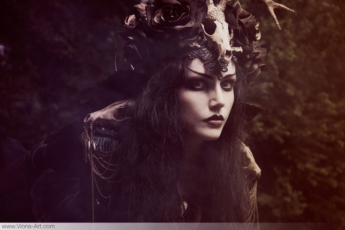 Лесная Дикая ведьма