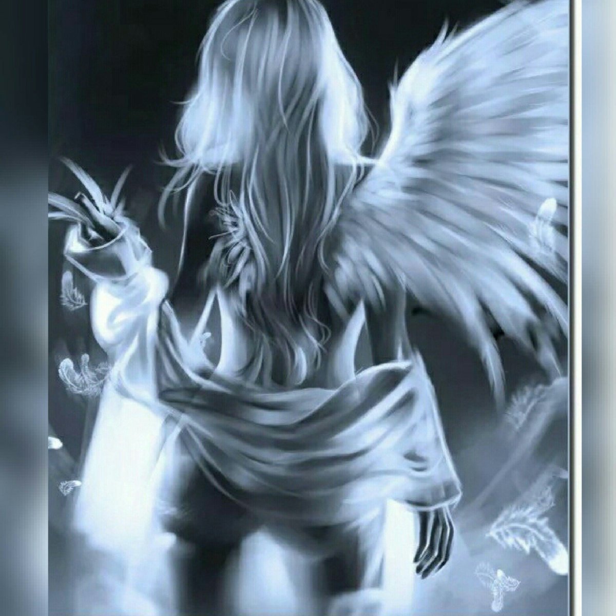 Ангел с крыльями