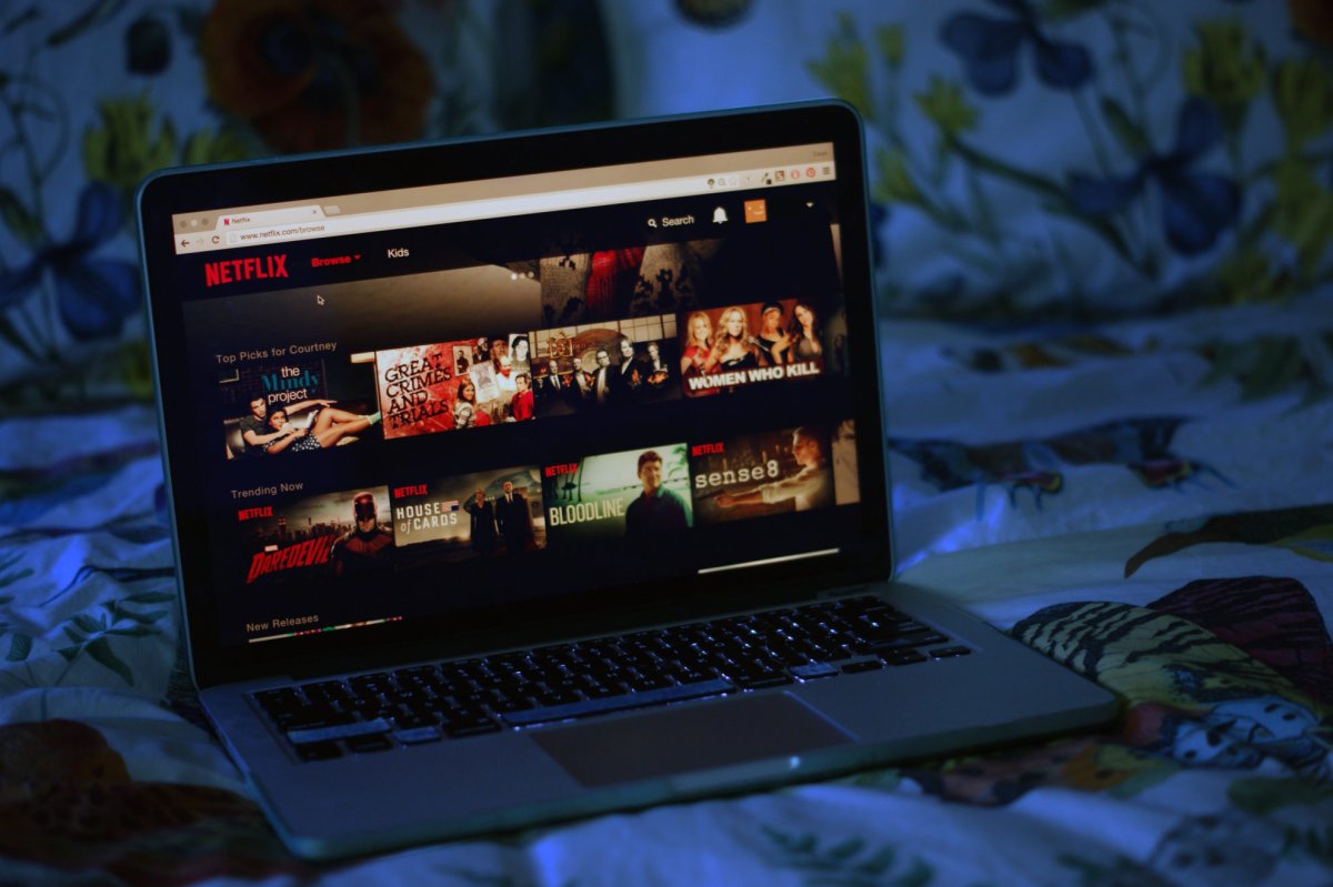 Фильм на ноутбуке