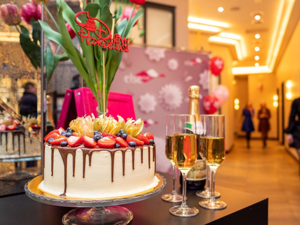 День рождения салона