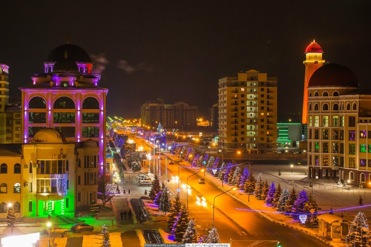 Ингуш с флагом в горах