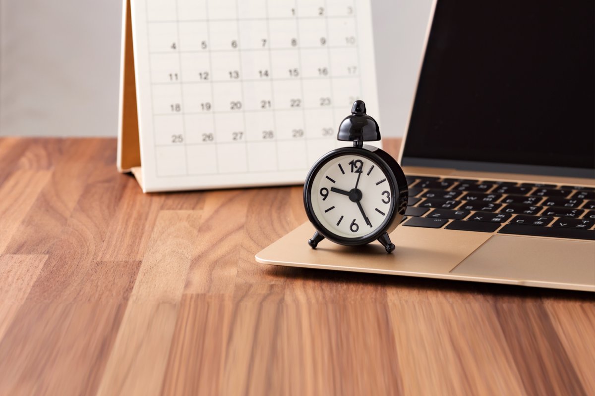 Календарь на офисном столе