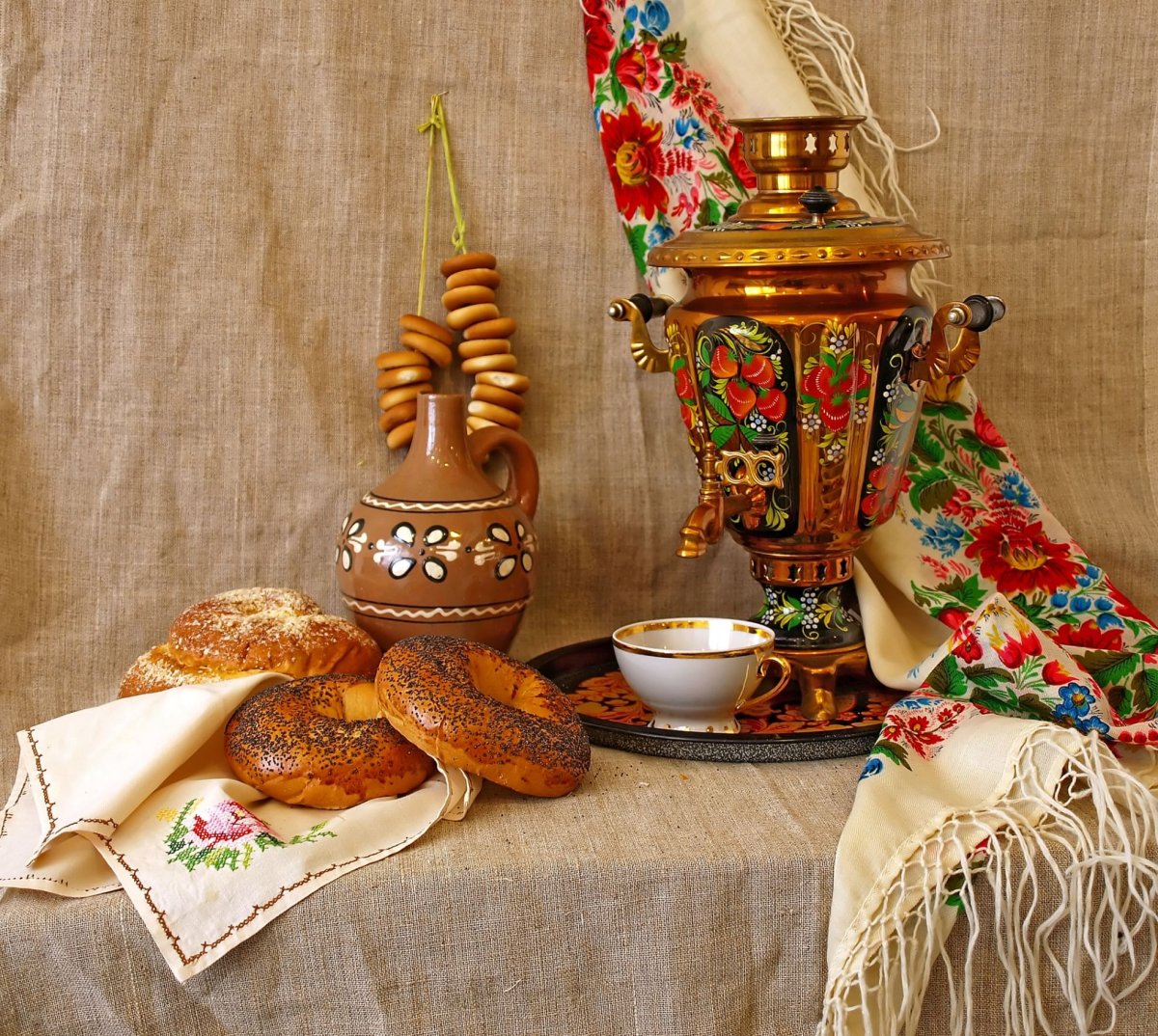 Чай с пирогами самовар