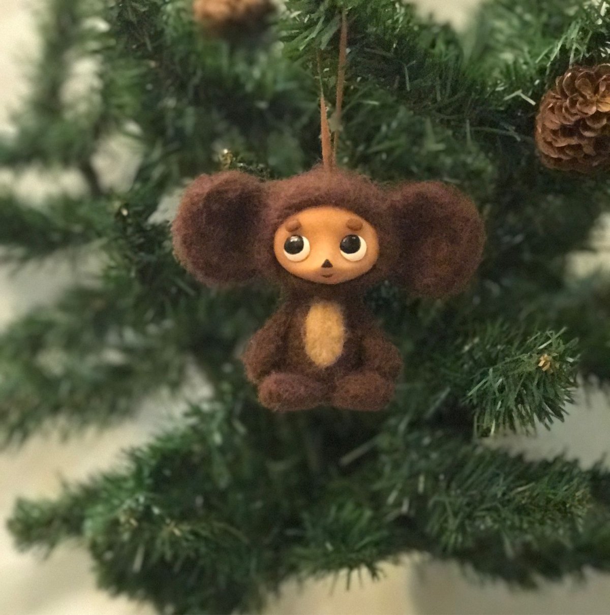 Чебурашка с цветами