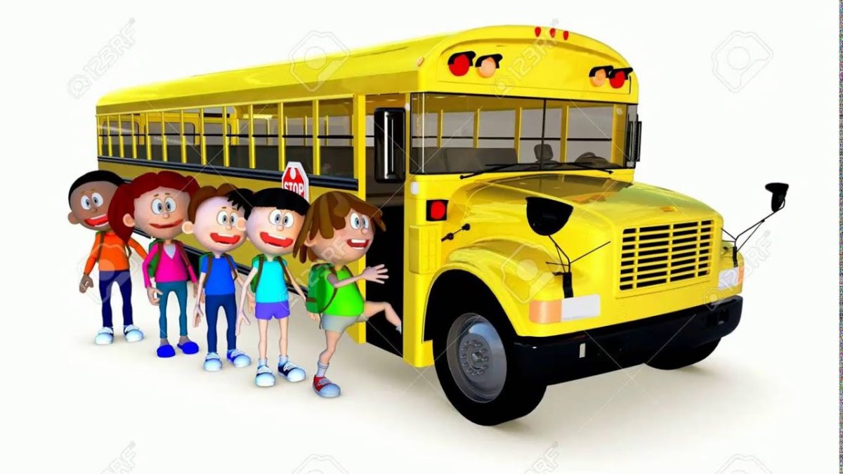 Дети садятся в автобус