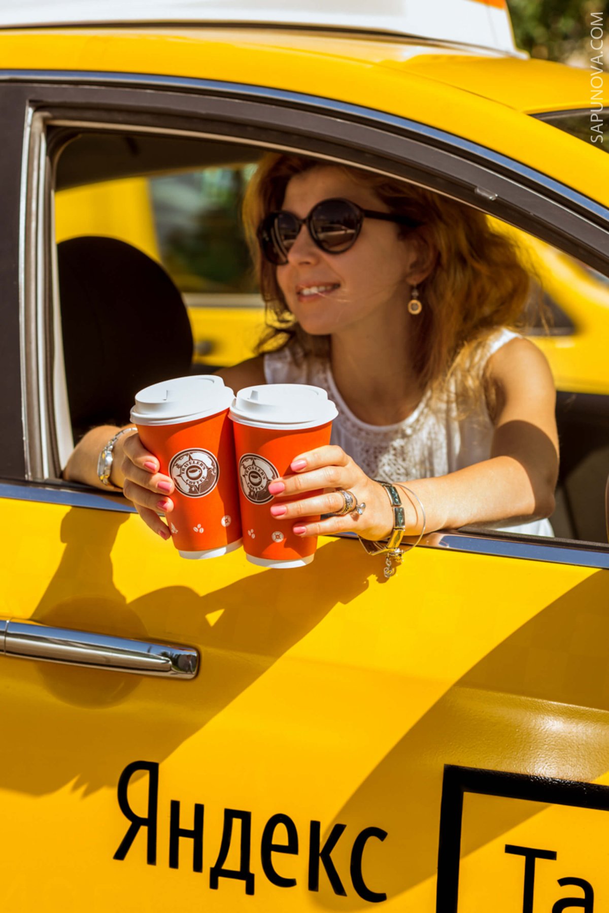 Кофе в такси