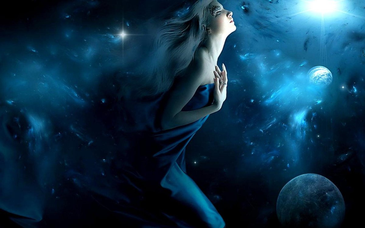 Космическая девушка