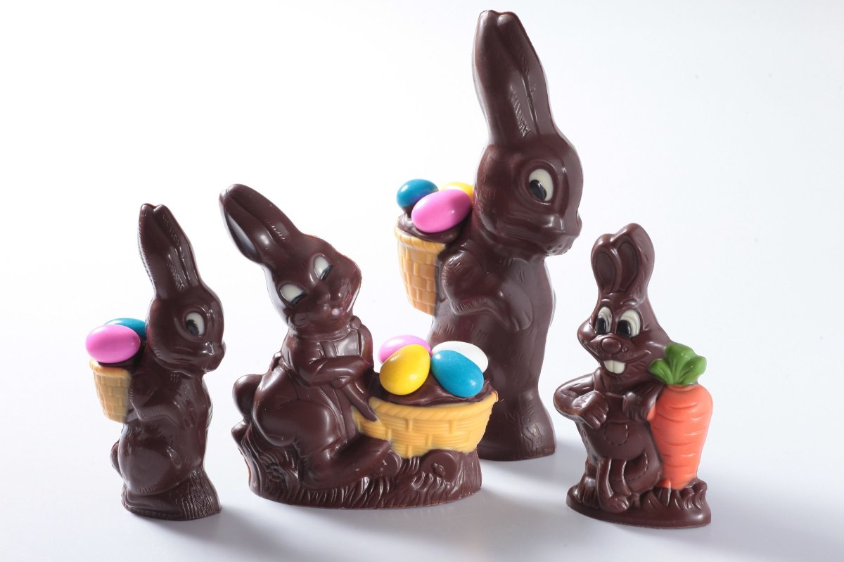 Шоколадный заяц и яйца