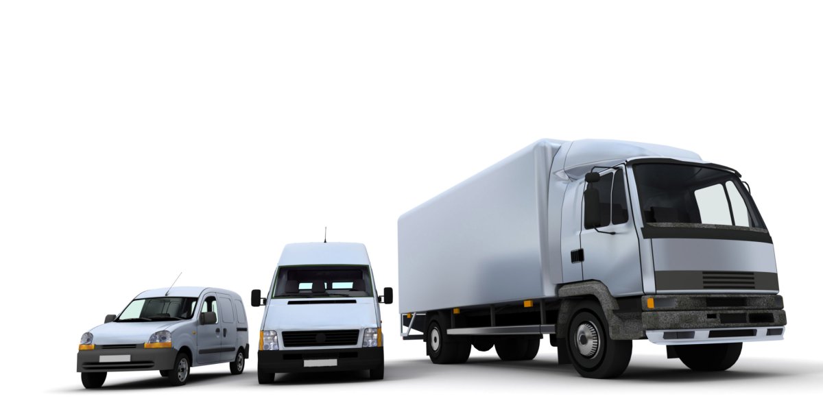 Грузовые машины в ряд