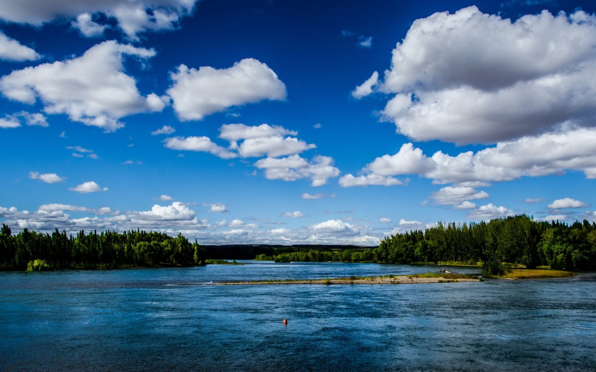 Река Волга храмы