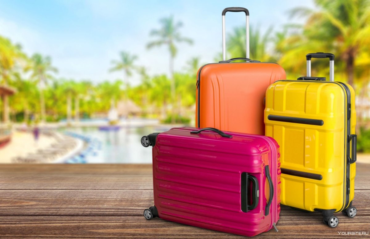 Чемодан красивый