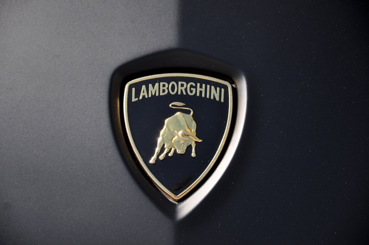 Lamborghini LP 750 шильдик