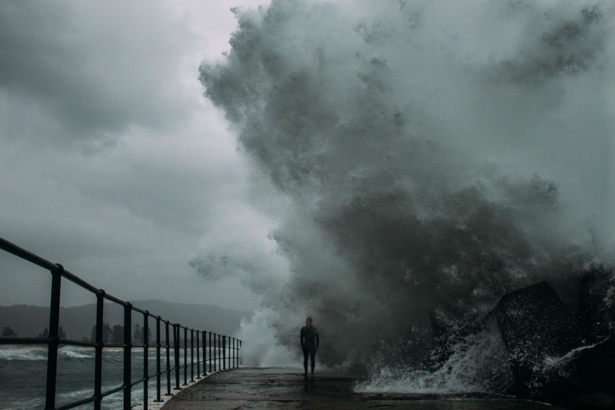 Сильный ветер на пляже