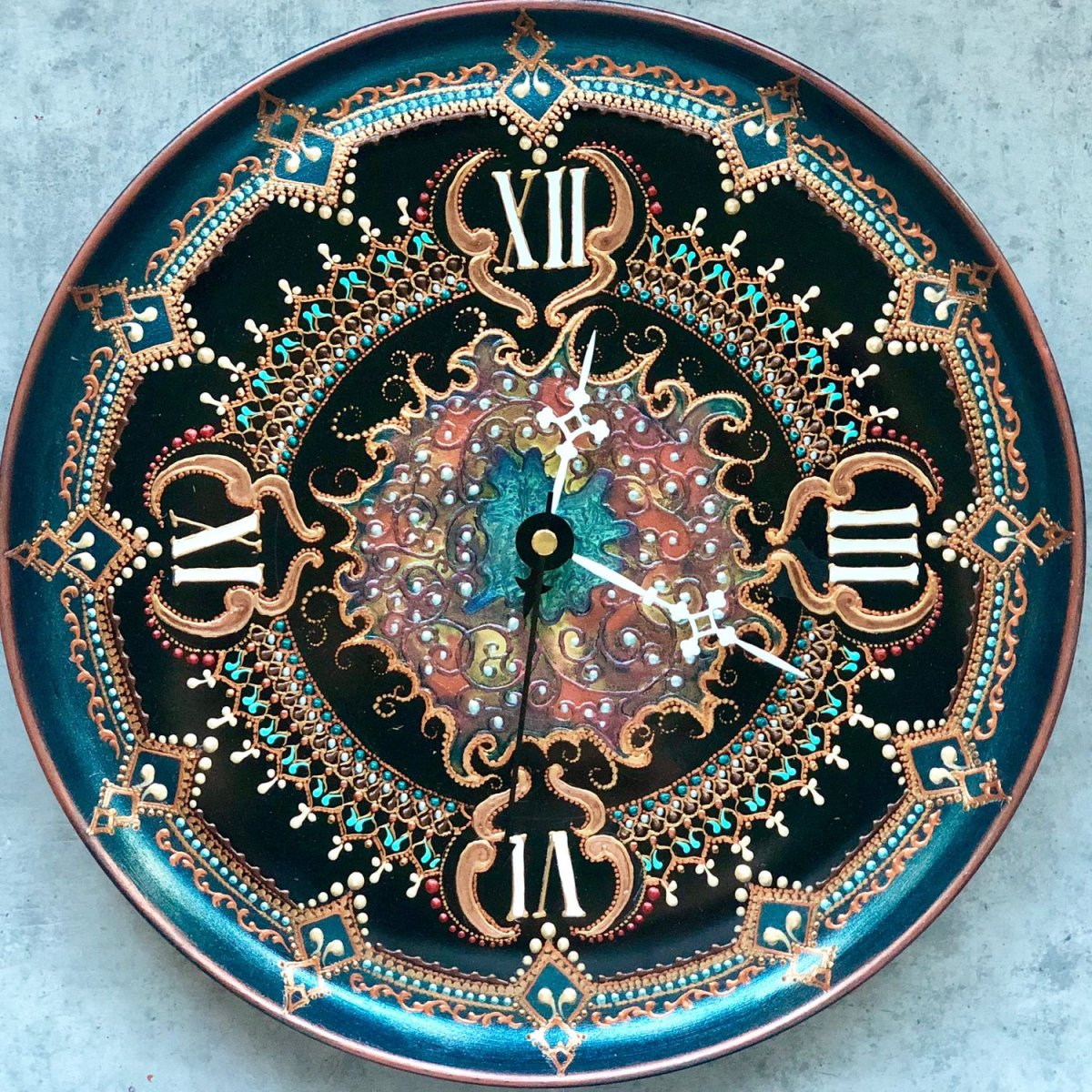 Точечная роспись часы настенные Ансари